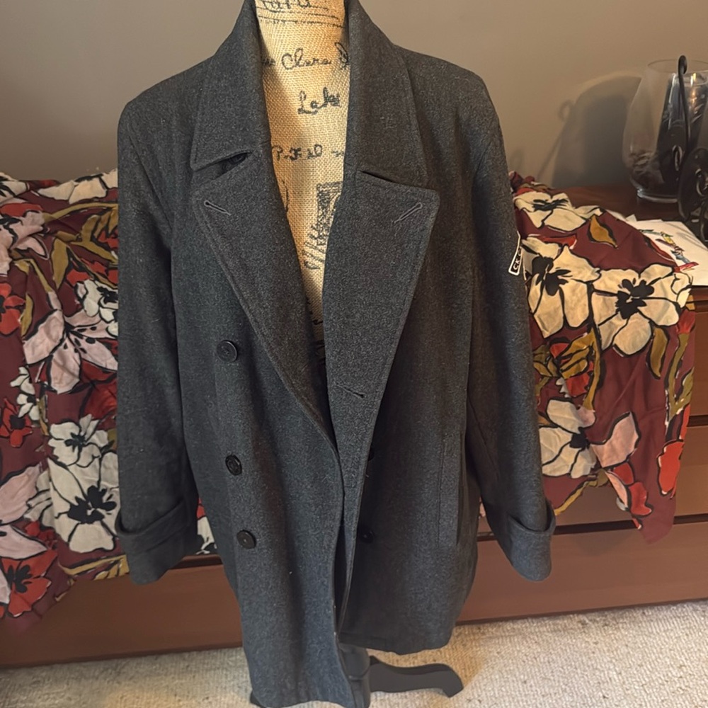 Vintage women’s Calvin Klein peacoat. GUC XL